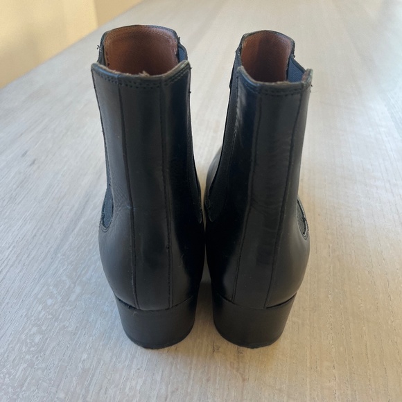 FRYE Dara Black Leather Chelsea Booties Stacked Heel 6.5 - Picture 5 of 7